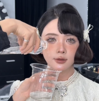 Test lớp nền makeup cho khách