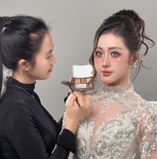 Highlight (bắt sáng) cho cô dâu