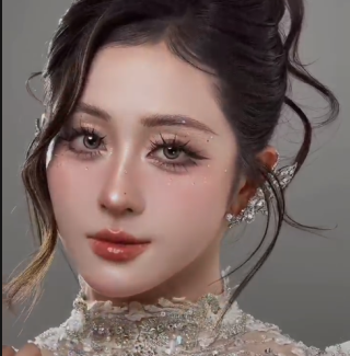 Cận cảnh lớp makeup của khách nhà Elsa Studio