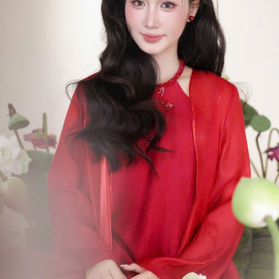 Giữa sắc Sen, em đẹp theo cách thật bình yên!