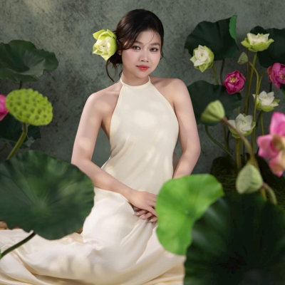 Nàng xinh đẹp, lung linh!