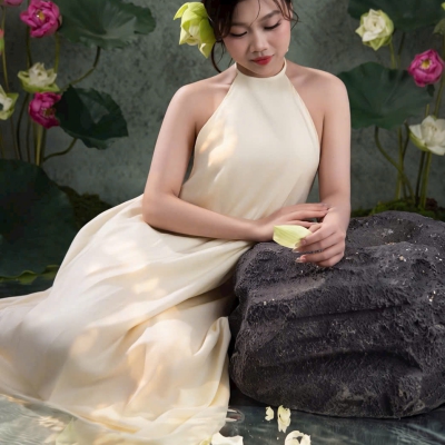 Nàng xinh đẹp, lung linh!