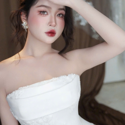 Hôm nay em không cần ai nhường spotlight, vì em chính là spotlight!
