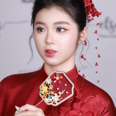 Layout makeup cô dâu áo dài đỏ