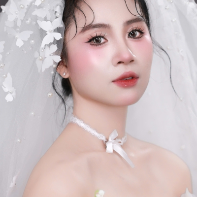 Layout makeup cô dâu với tone hồng baby 