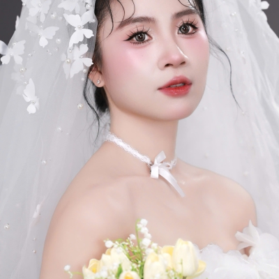 Layout makeup cô dâu với tone hồng baby 