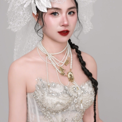 Tone Son Đỏ Cho Cô Dâu – Sang Trọng, Quyến Rũ Và Nổi Bật Trong Mọi Khoảnh Khắc