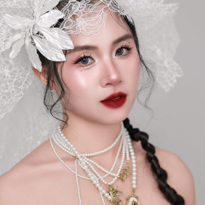 Tone Son Đỏ Cho Cô Dâu – Sang Trọng, Quyến Rũ Và Nổi Bật Trong Mọi Khoảnh Khắc