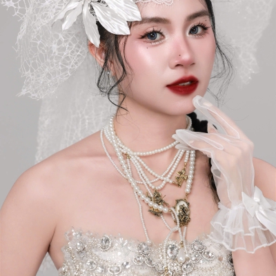 Tone Son Đỏ Cho Cô Dâu – Sang Trọng, Quyến Rũ Và Nổi Bật Trong Mọi Khoảnh Khắc