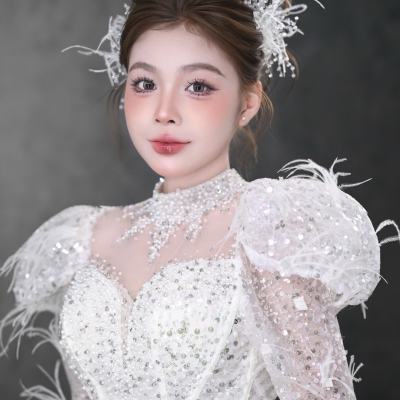 Cô dâu tóc búi quốc dân