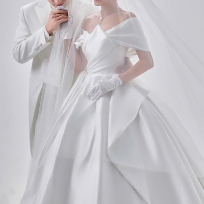 Chụp hình cổng tại Elsa Studio