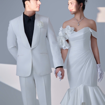 Chụp hình cổng tại Elsa Studio