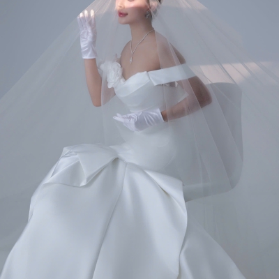 Chụp hình cổng tại Elsa Studio