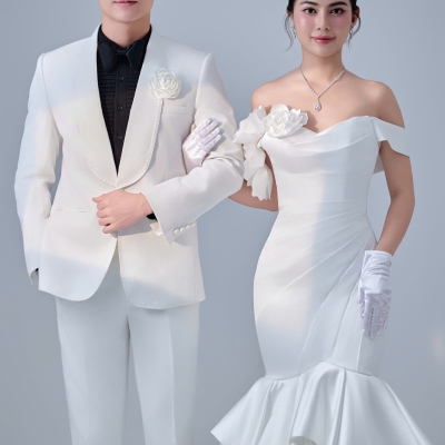 Chụp hình cổng tại Elsa Studio