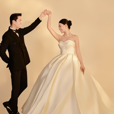 Chụp hình cổng tại Elsa Studio