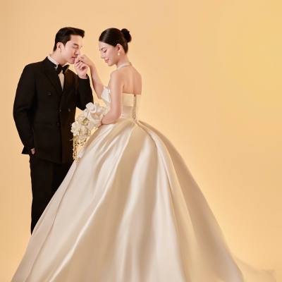 Chụp hình cổng tại Elsa Studio